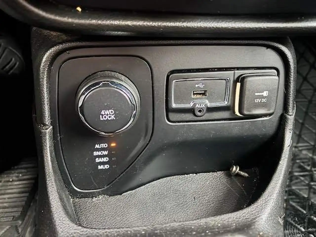 Jeep Renegade снимка Jeep Renegade