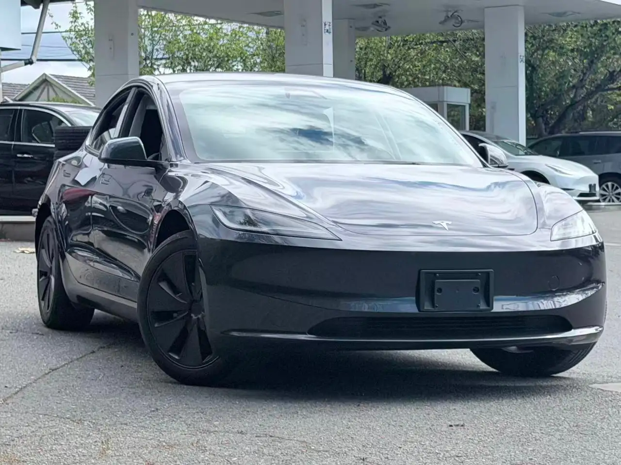 Tesla Model 3 снимка Tesla Model 3