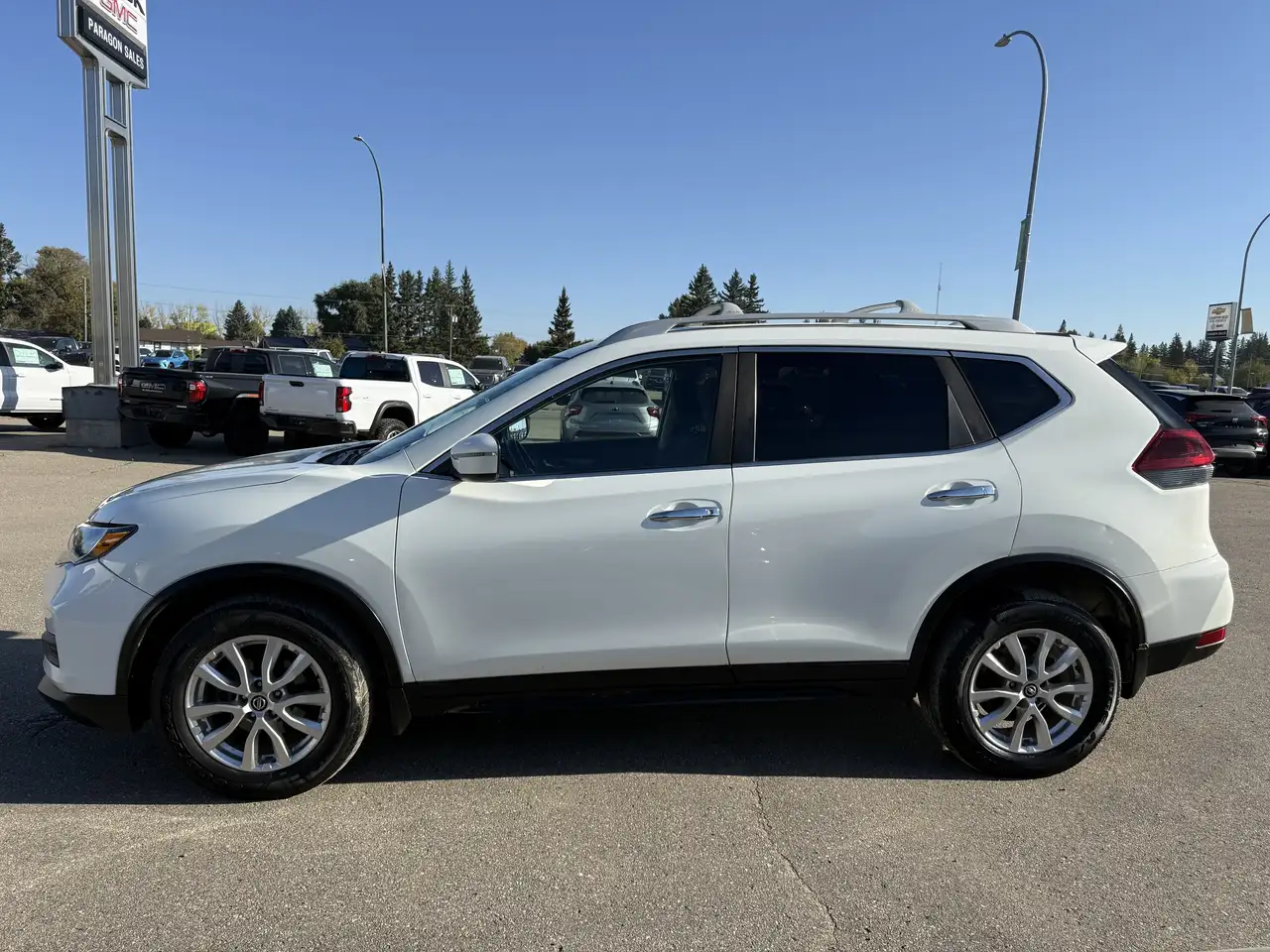 Nissan Rogue fotografie Nissan Rogue