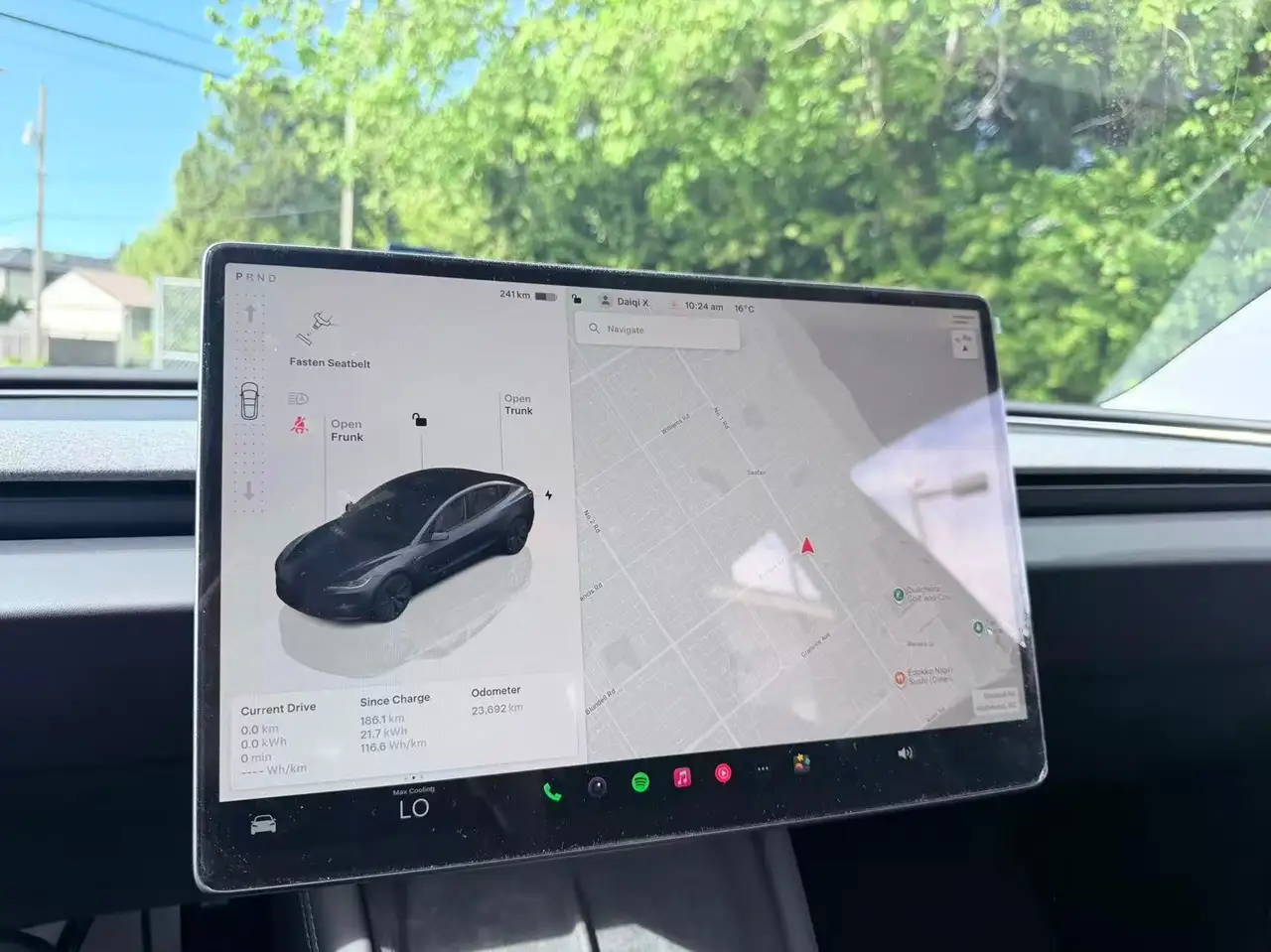Tesla Model 3 снимка Tesla Model 3