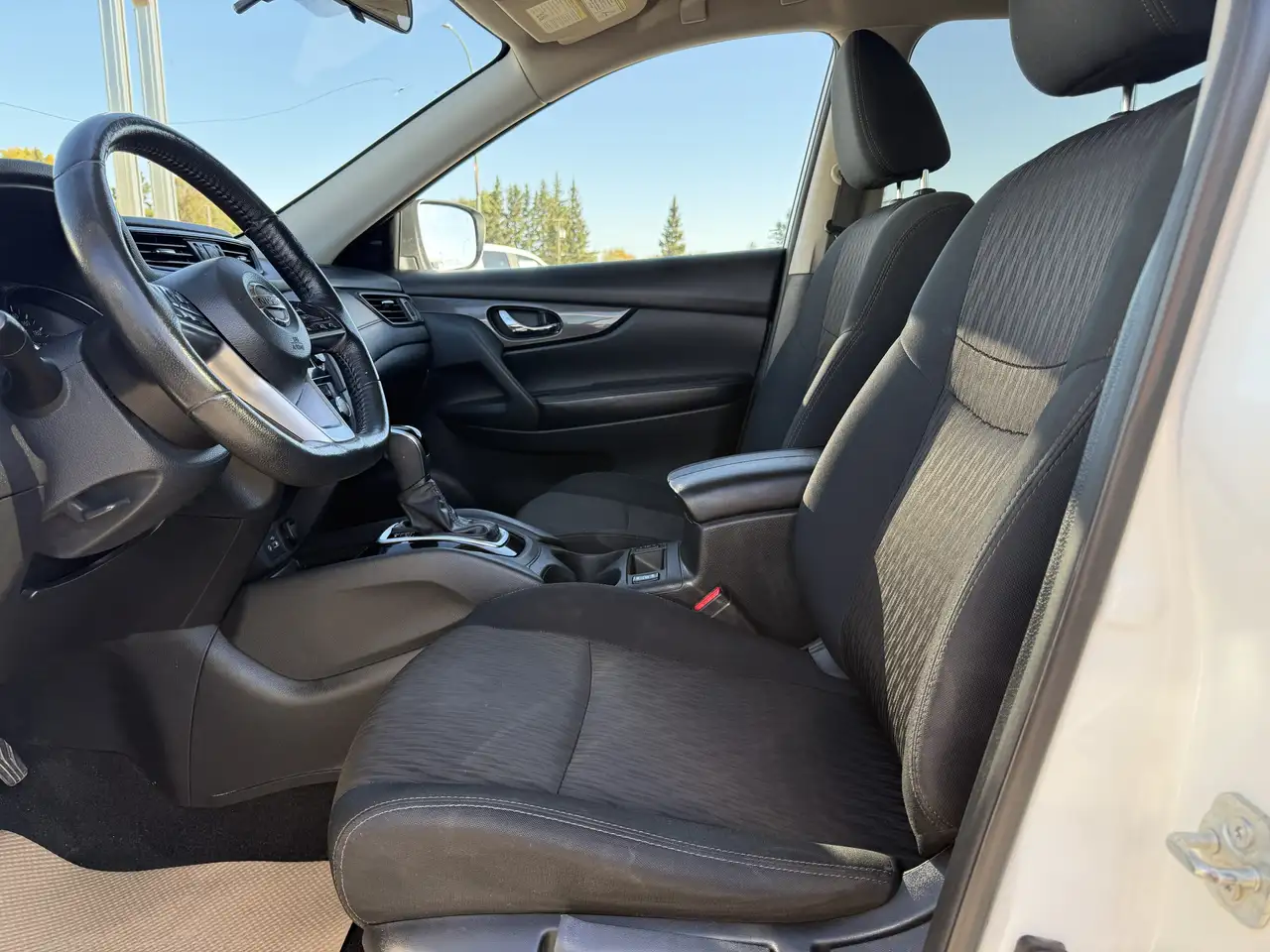 Nissan Rogue fotografie Nissan Rogue