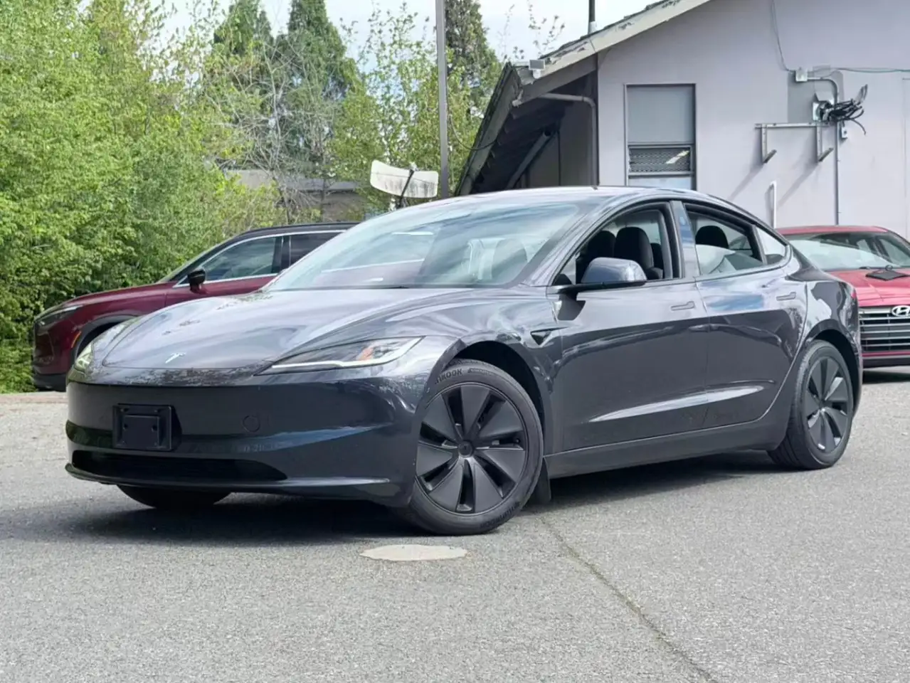 Tesla Model 3 снимка Tesla Model 3