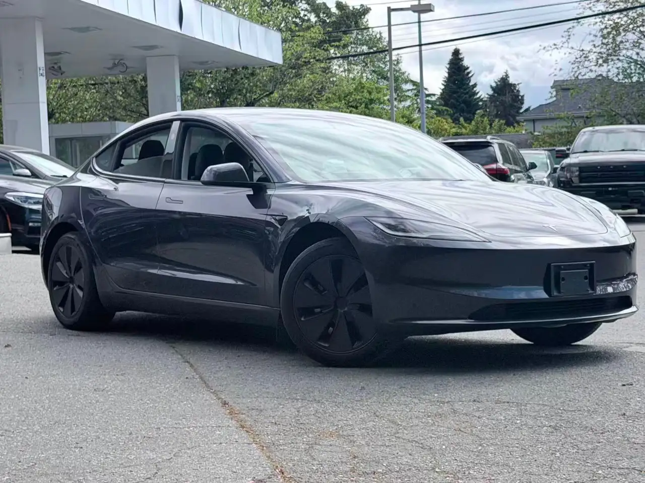 Tesla Model 3 снимка Tesla Model 3