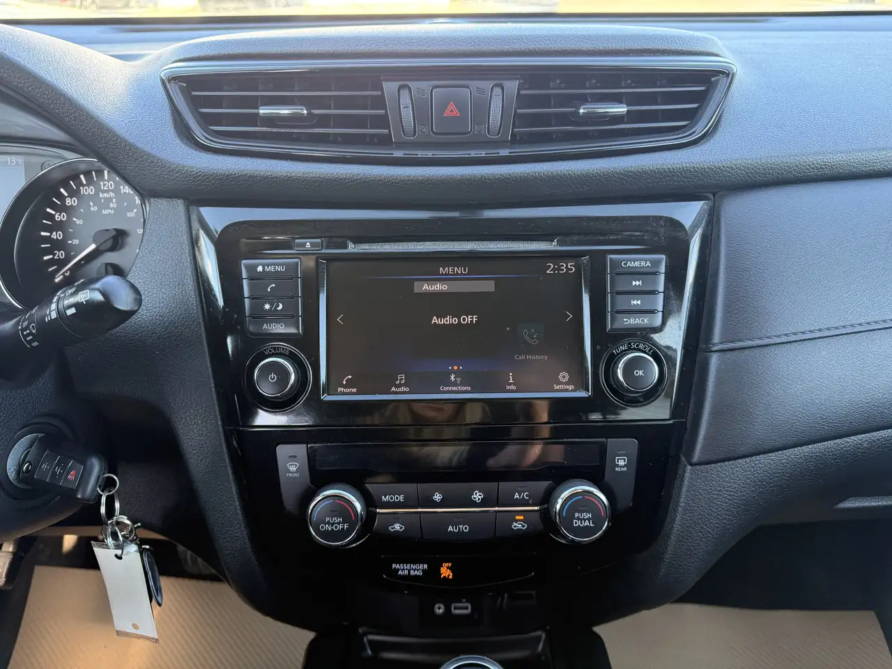 Nissan Rogue fotografie Nissan Rogue