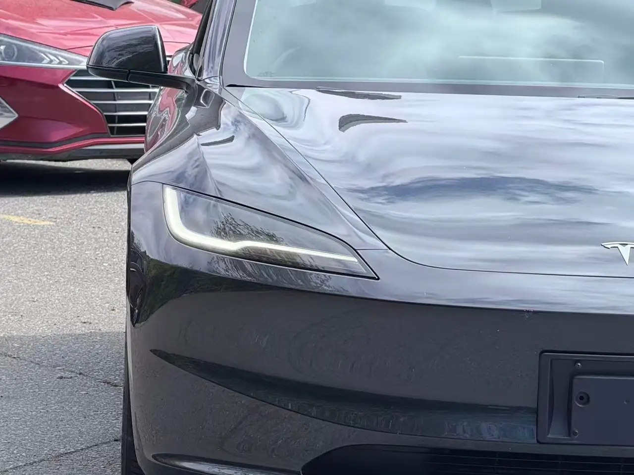 Tesla Model 3 снимка Tesla Model 3