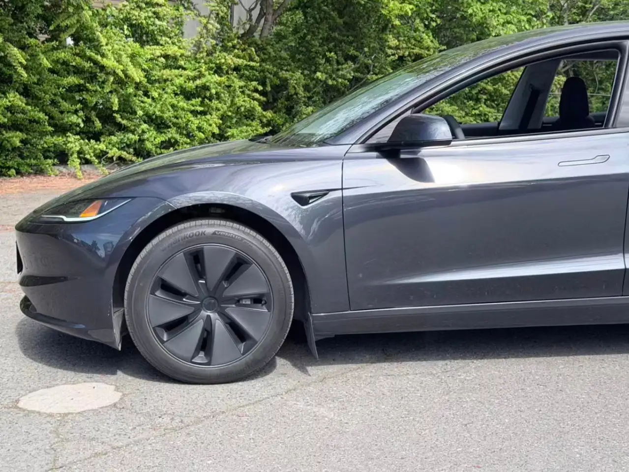 Tesla Model 3 снимка Tesla Model 3