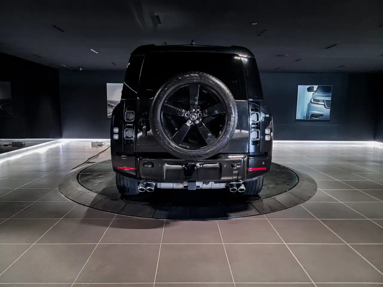 Land Rover Defender photo Land Rover Defender