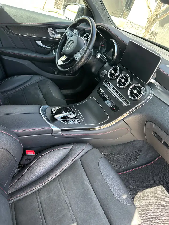 Mercedes-Benz GLC снимка Mercedes-Benz GLC