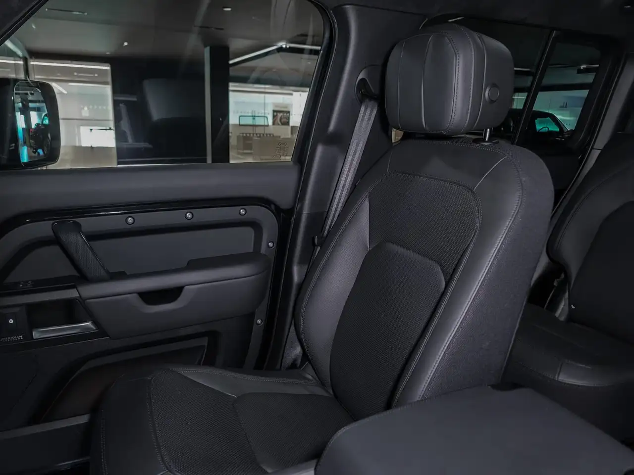 Land Rover Defender photo Land Rover Defender