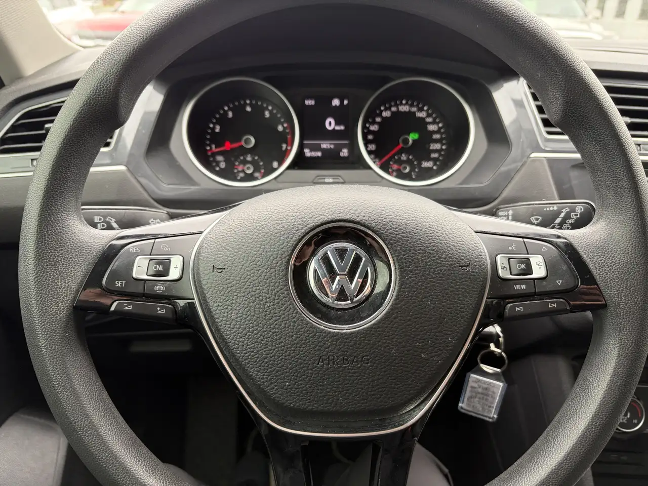Volkswagen Tiguan снимка Volkswagen Tiguan