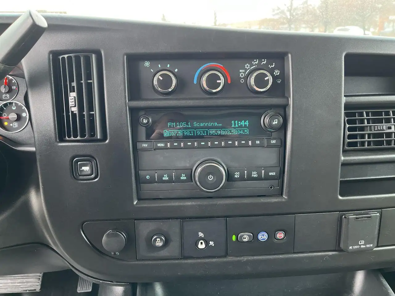 GMC Savana снимка GMC Savana