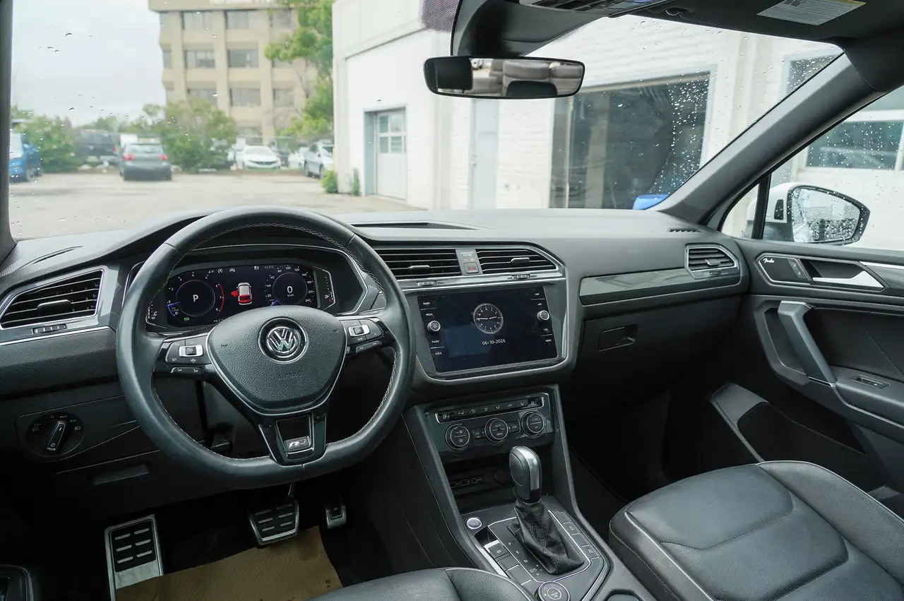 Volkswagen Tiguan photo Volkswagen Tiguan