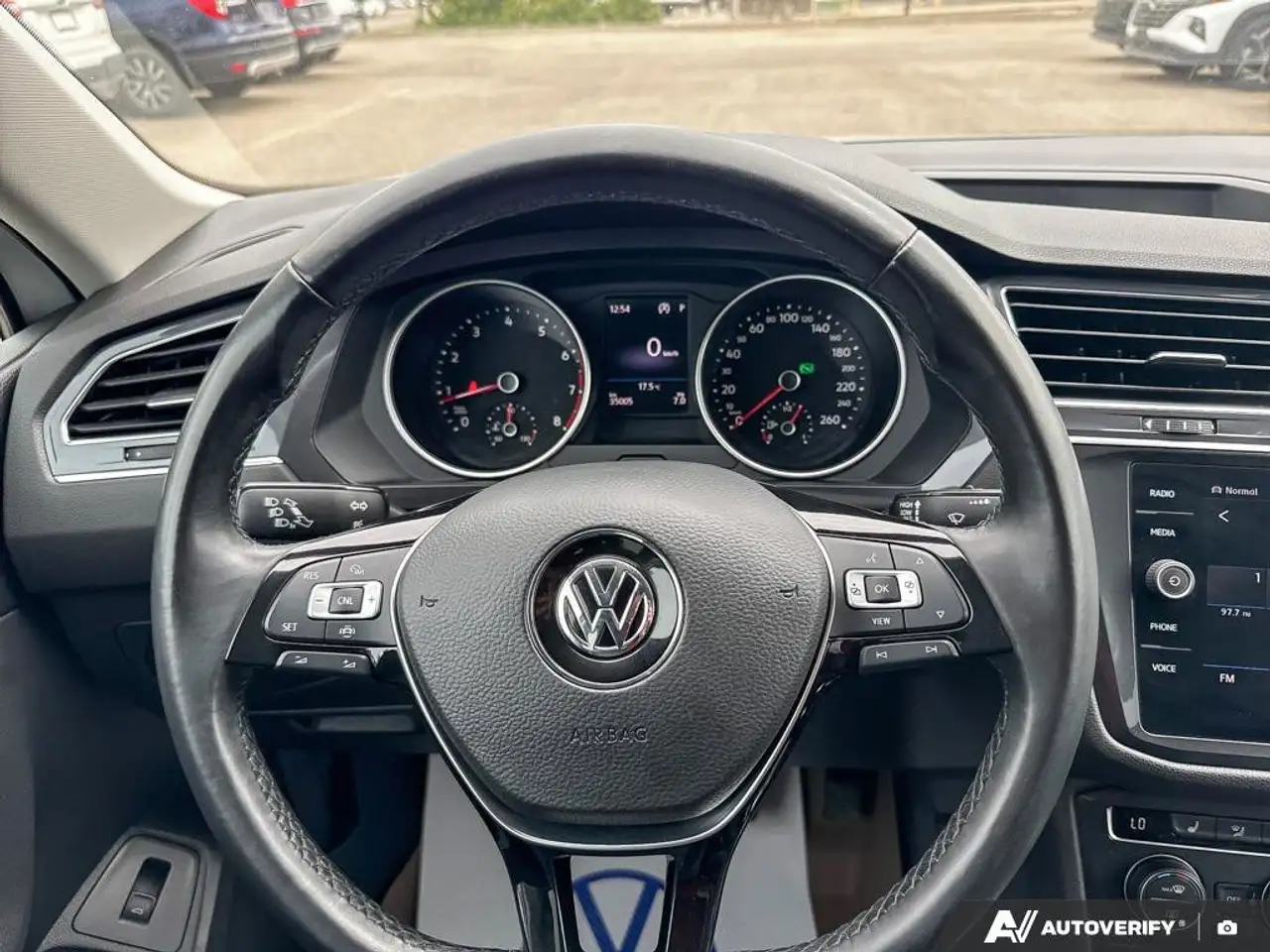 Volkswagen Tiguan снимка Volkswagen Tiguan