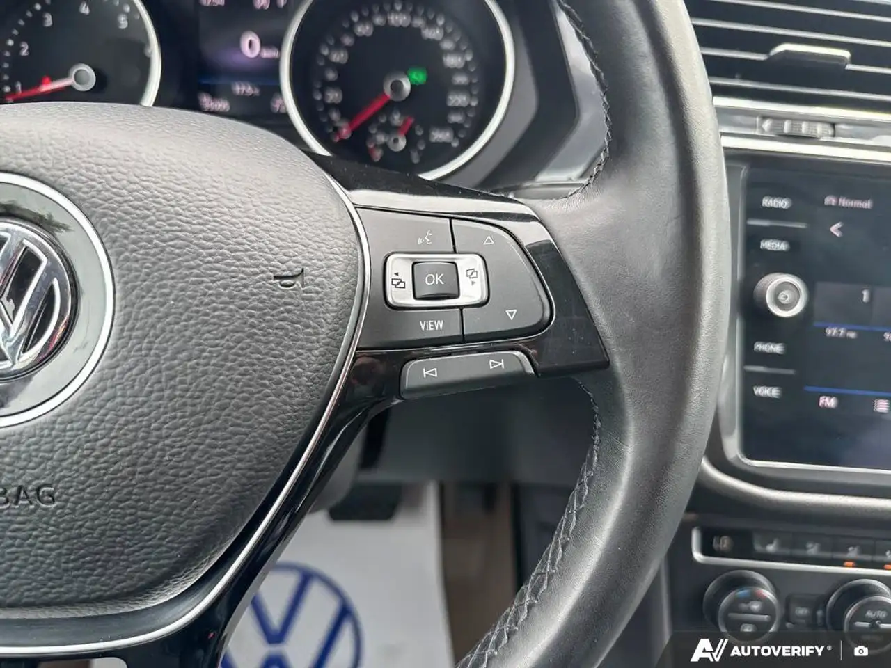 Volkswagen Tiguan снимка Volkswagen Tiguan