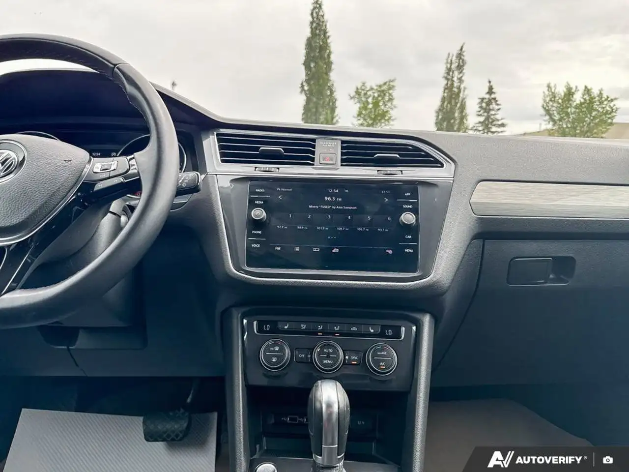 Volkswagen Tiguan снимка Volkswagen Tiguan