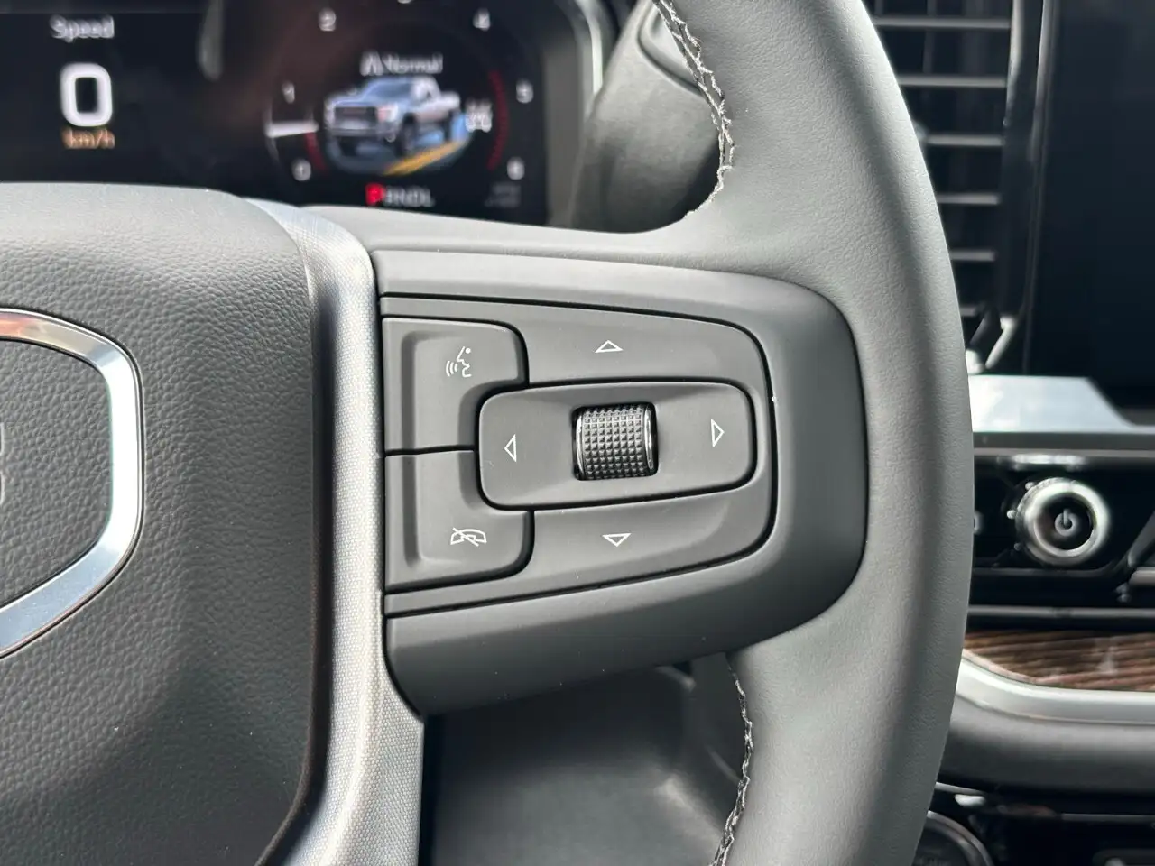 GMC Sierra 3500HD снимка GMC Sierra 3500HD