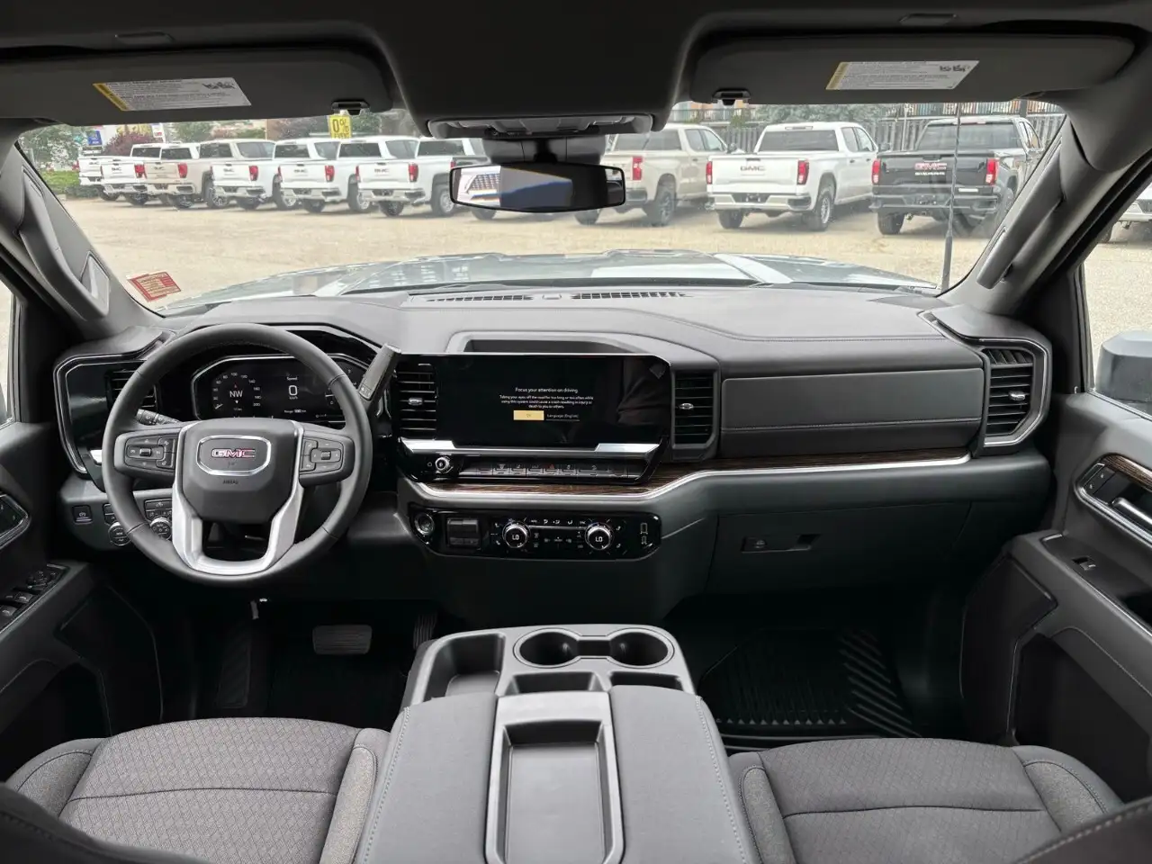 GMC Sierra 3500HD снимка GMC Sierra 3500HD