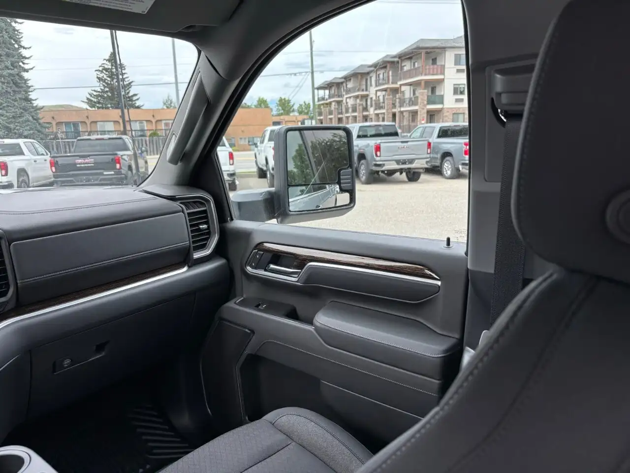 GMC Sierra 3500HD снимка GMC Sierra 3500HD