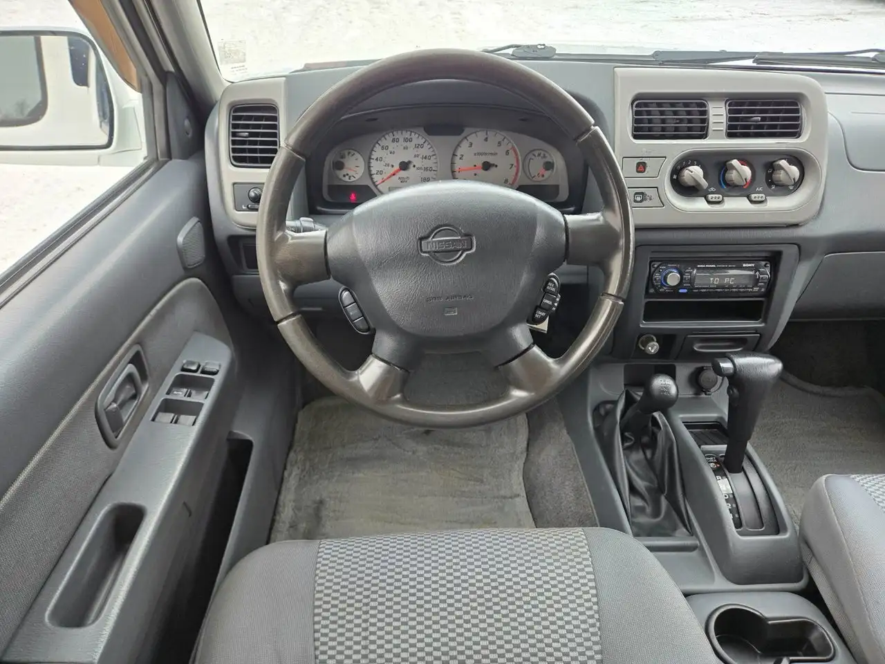 Nissan Frontier photo Nissan Frontier