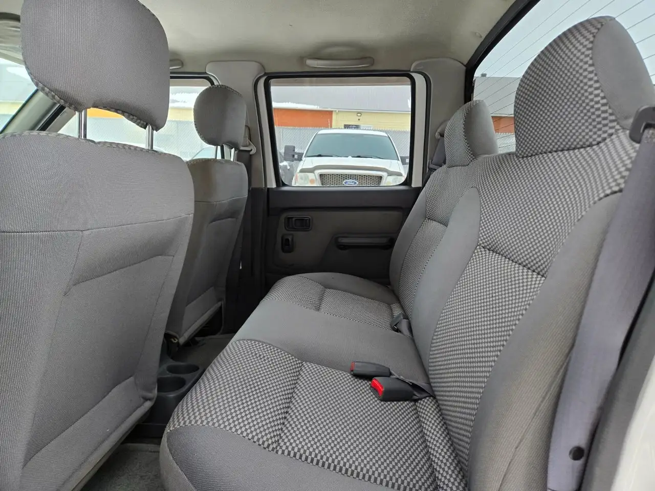 Nissan Frontier photo Nissan Frontier
