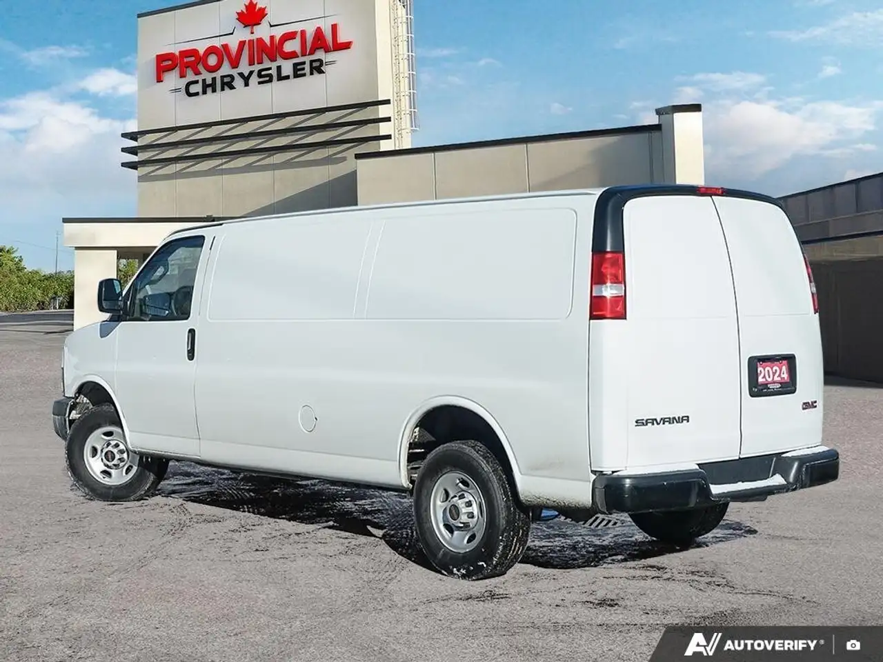 GMC Savana снимка GMC Savana