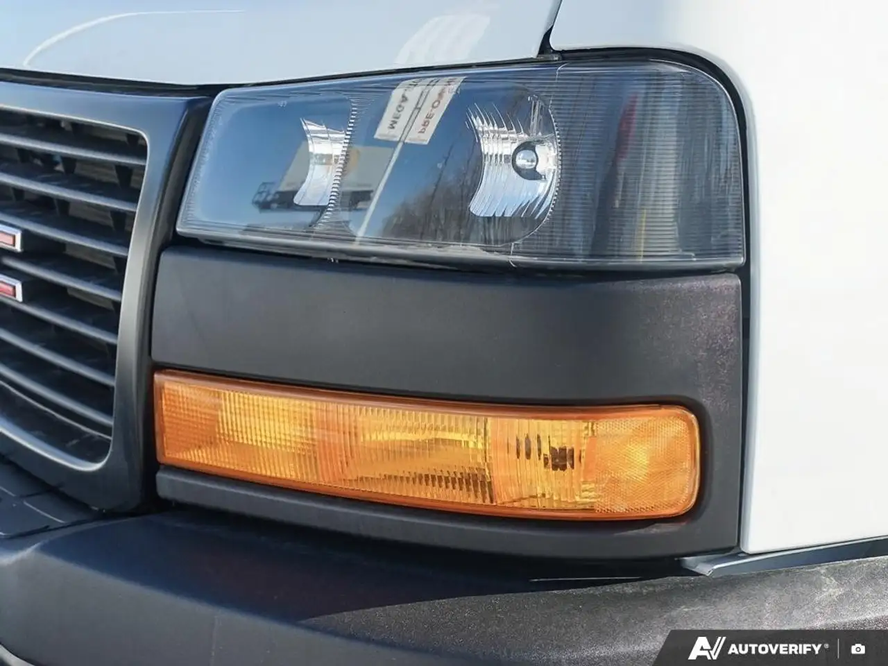 GMC Savana снимка GMC Savana