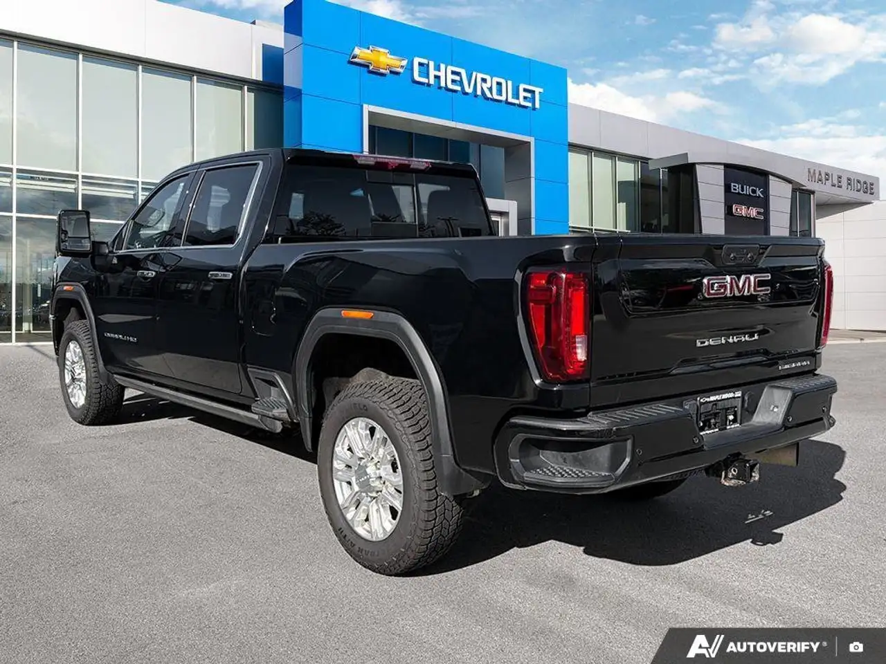 GMC Sierra 3500HD снимка GMC Sierra 3500HD
