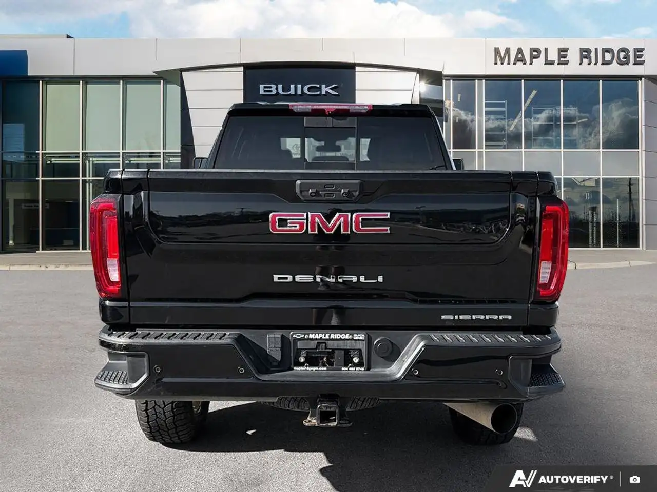 GMC Sierra 3500HD снимка GMC Sierra 3500HD
