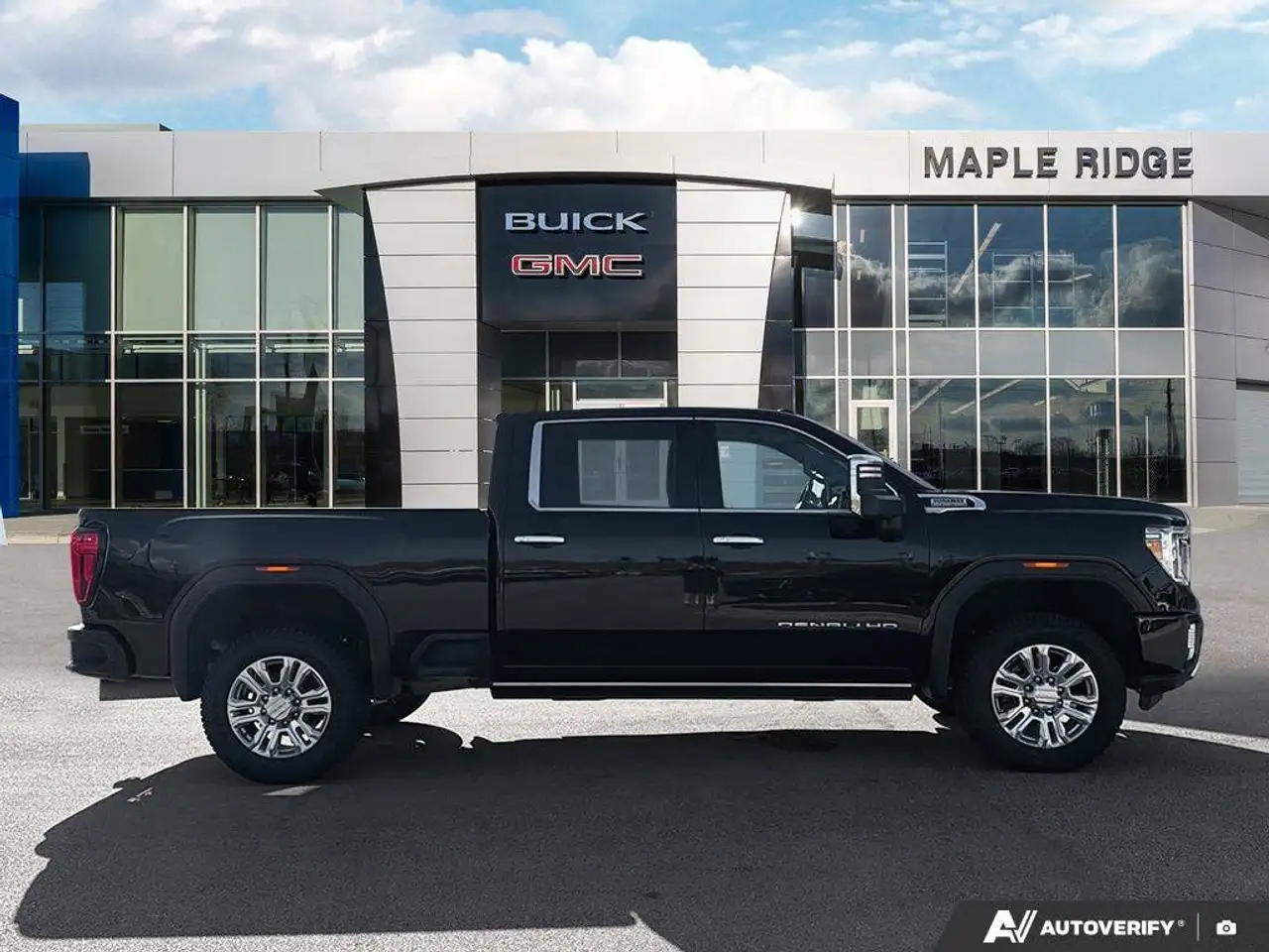 GMC Sierra 3500HD снимка GMC Sierra 3500HD