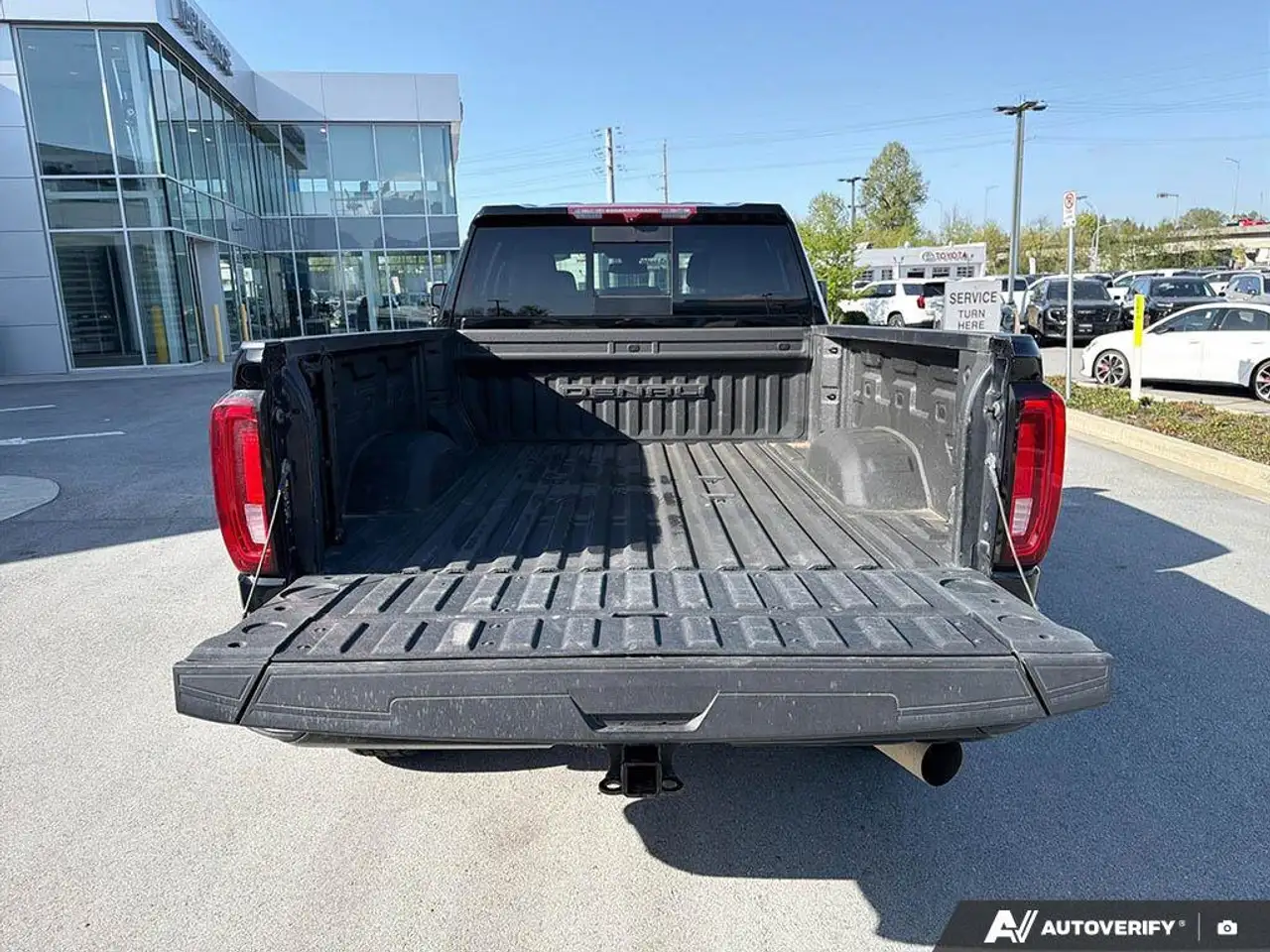 GMC Sierra 3500HD снимка GMC Sierra 3500HD