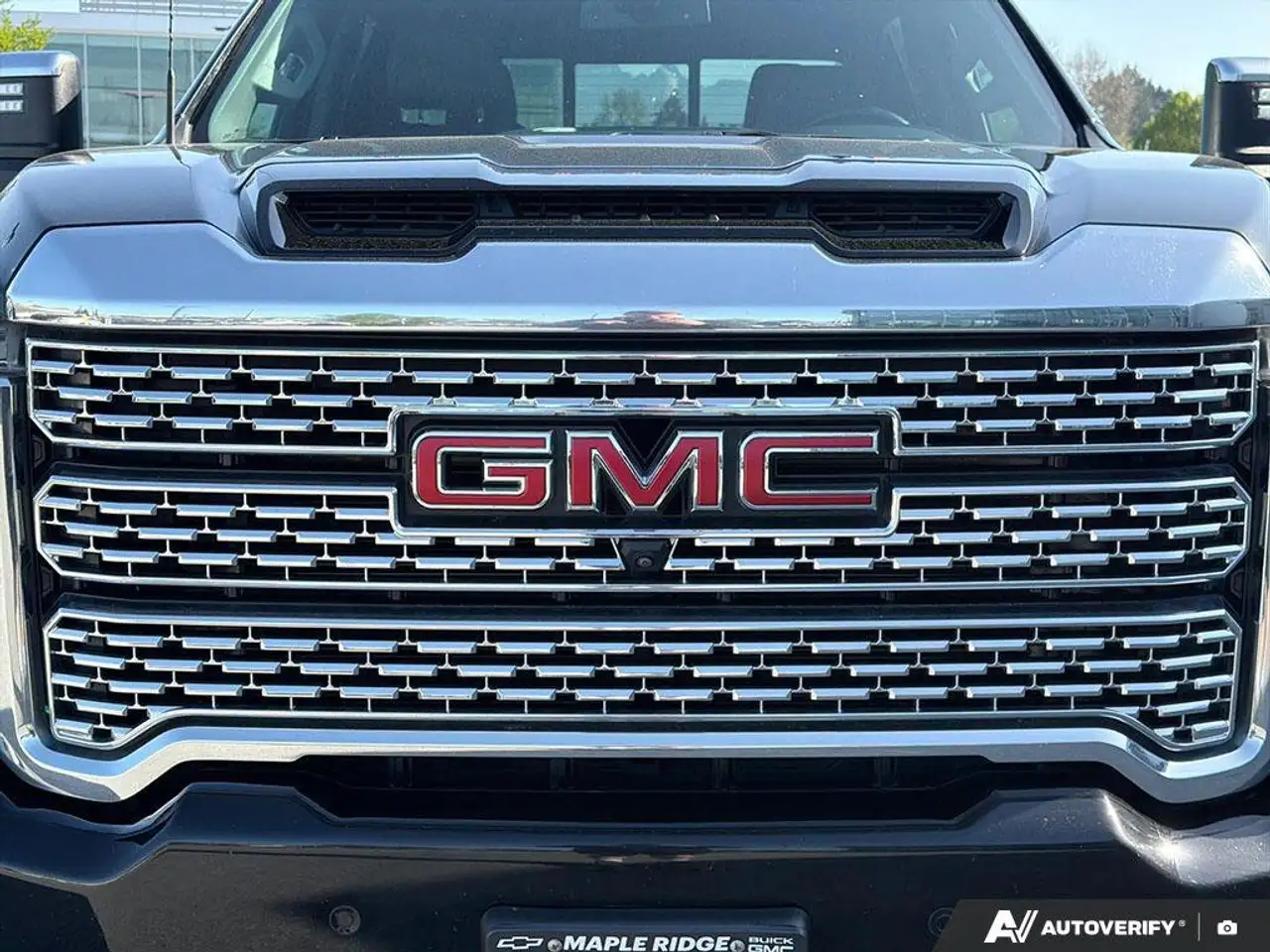 GMC Sierra 3500HD снимка GMC Sierra 3500HD