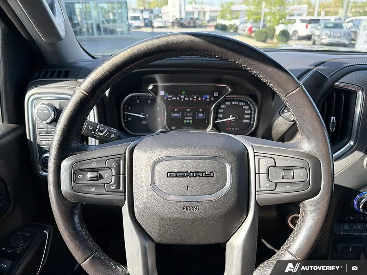 GMC Sierra 3500HD снимка GMC Sierra 3500HD