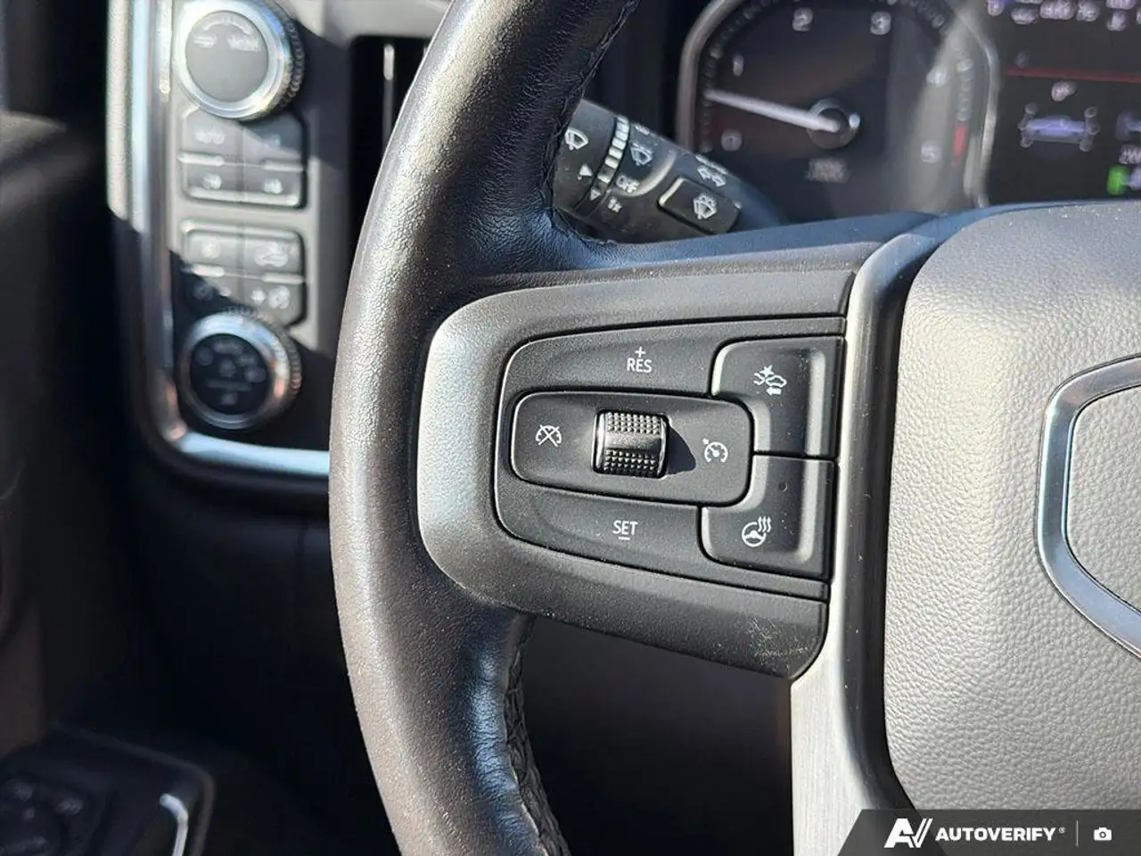 GMC Sierra 3500HD снимка GMC Sierra 3500HD
