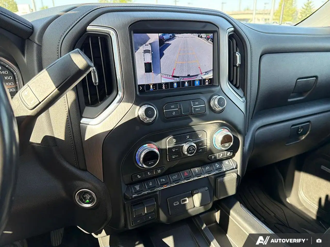 GMC Sierra 3500HD снимка GMC Sierra 3500HD