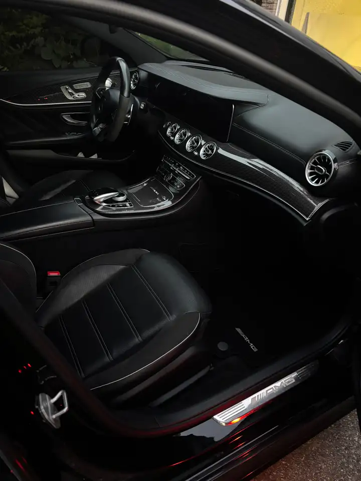 Mercedes-Benz E-Class fotografie Mercedes-Benz E-Class