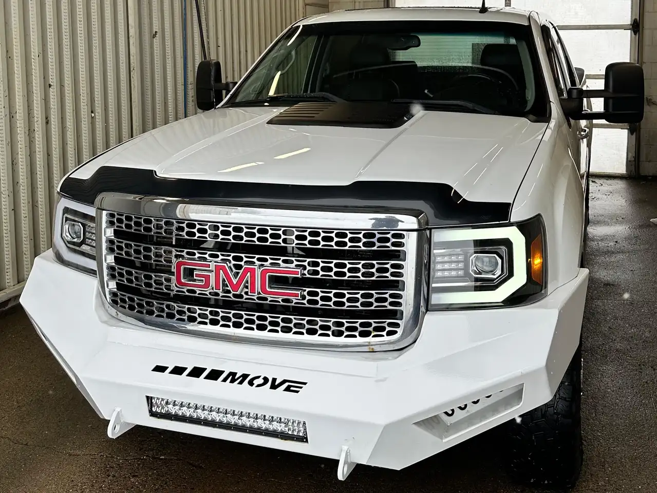 GMC Sierra 3500HD снимка GMC Sierra 3500HD