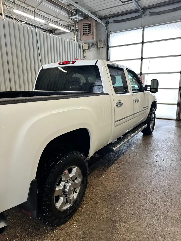 GMC Sierra 3500HD снимка GMC Sierra 3500HD
