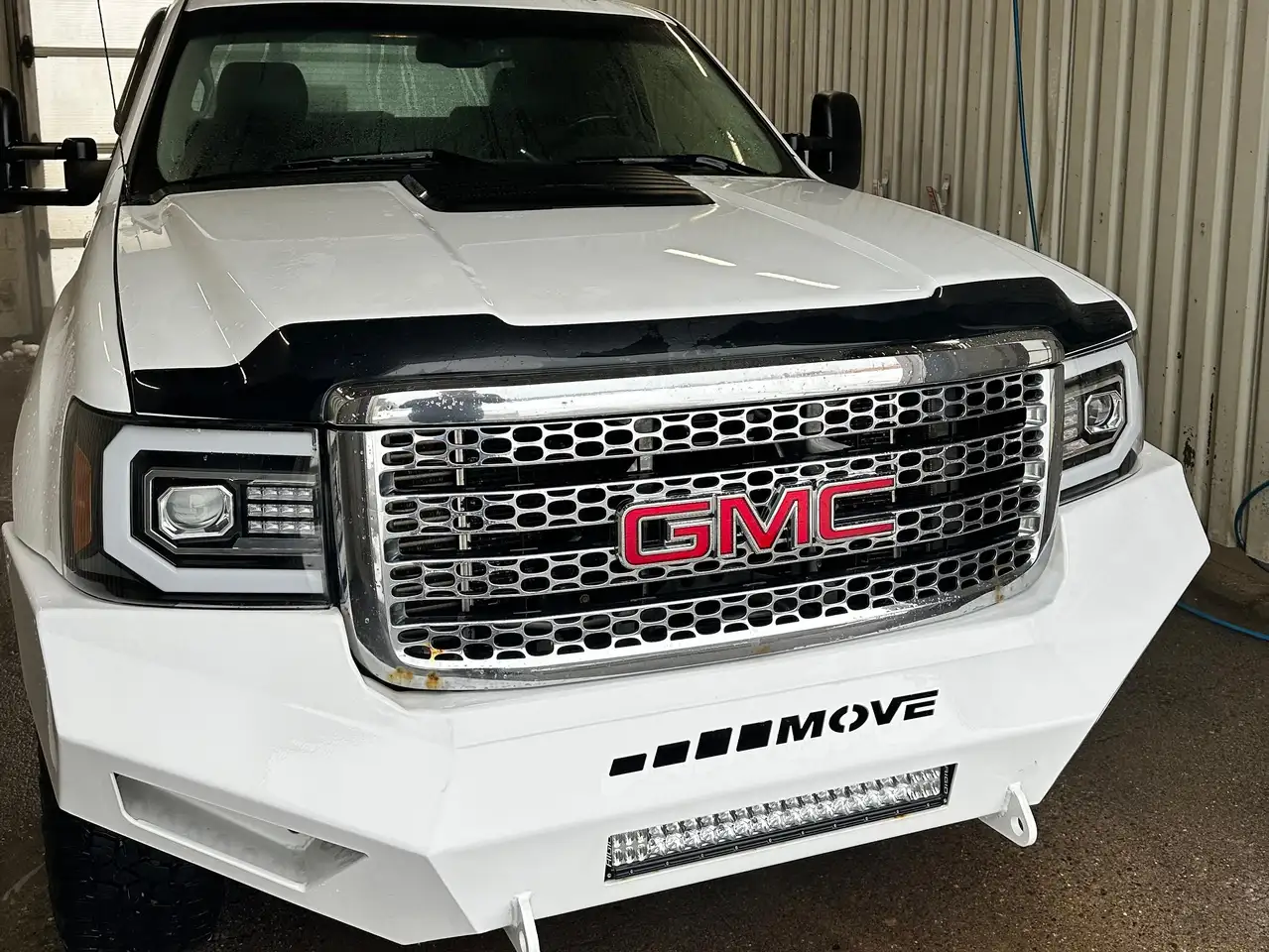 GMC Sierra 3500HD снимка GMC Sierra 3500HD