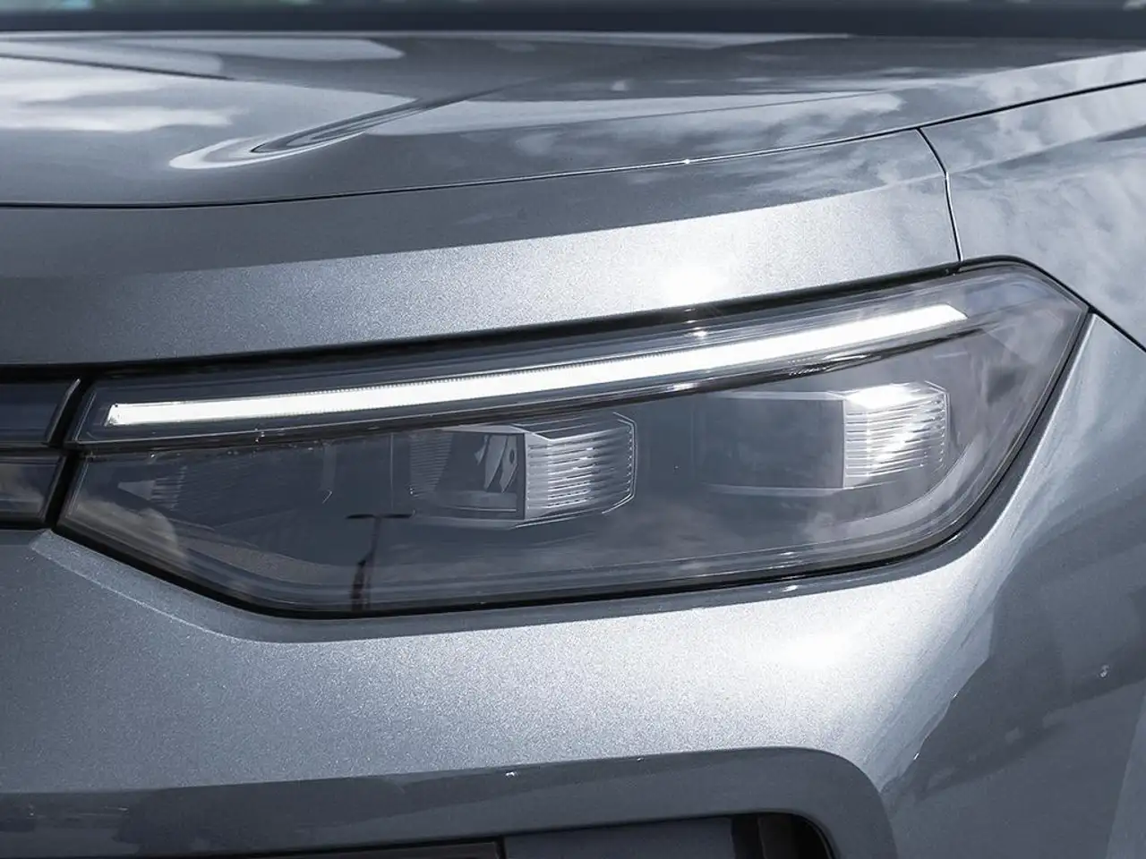 Volkswagen Tiguan photo Volkswagen Tiguan