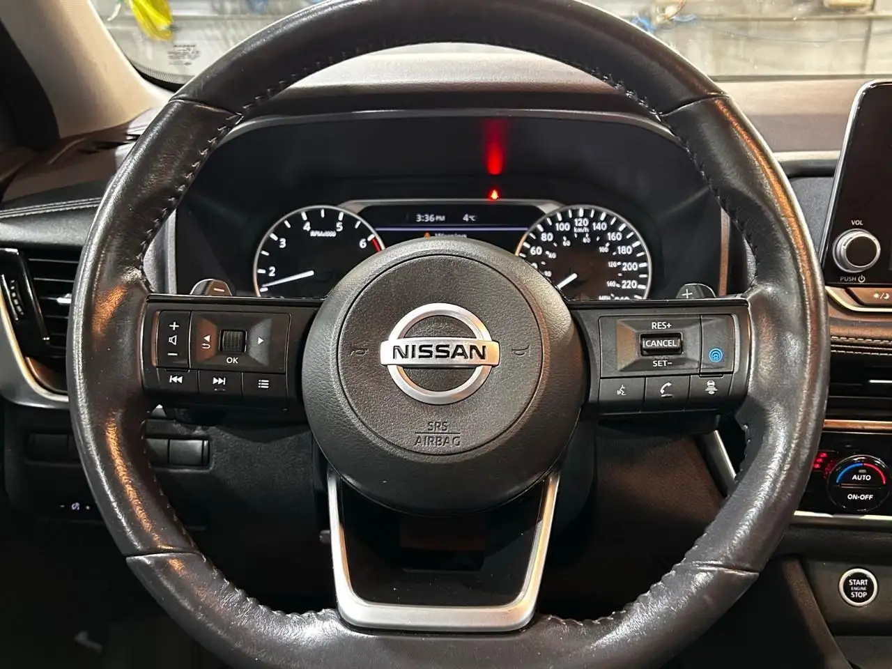 Nissan Rogue снимка Nissan Rogue