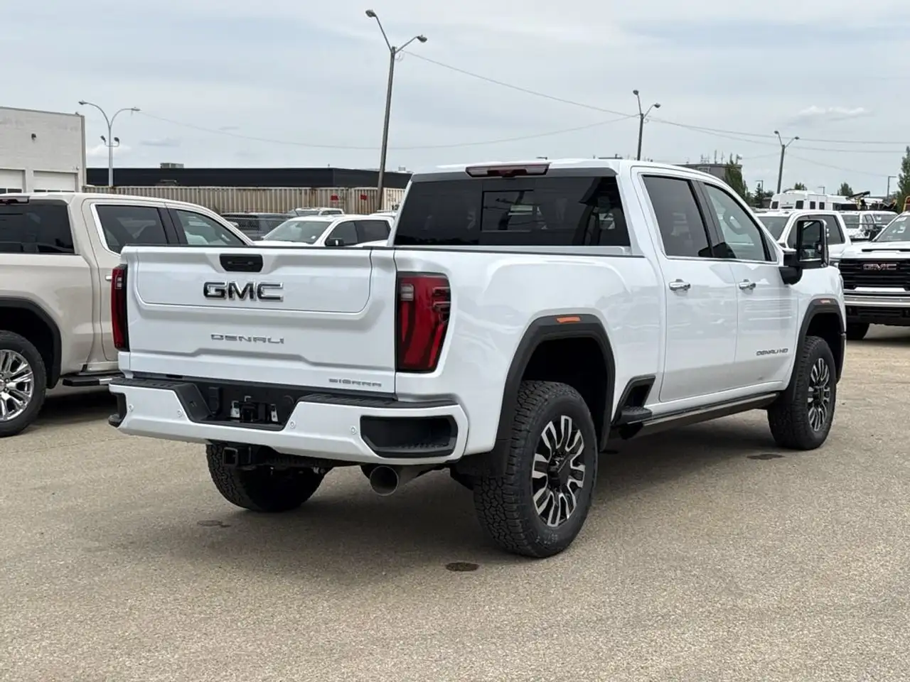 GMC Sierra 3500HD снимка GMC Sierra 3500HD