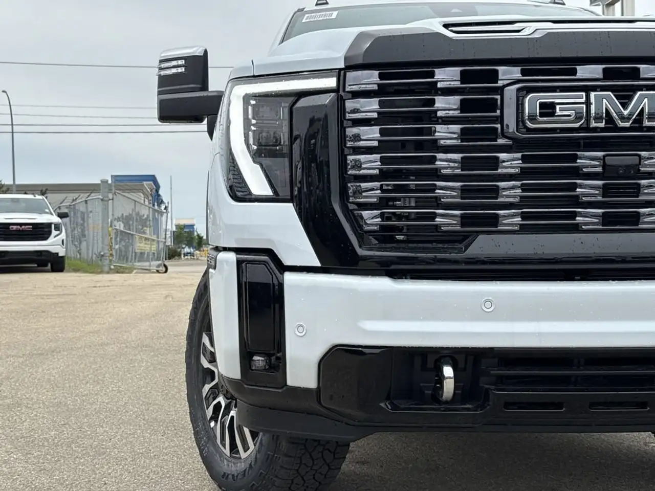 GMC Sierra 3500HD снимка GMC Sierra 3500HD