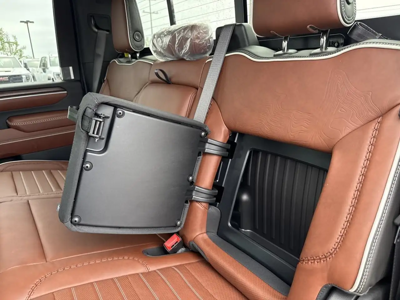 GMC Sierra 3500HD снимка GMC Sierra 3500HD