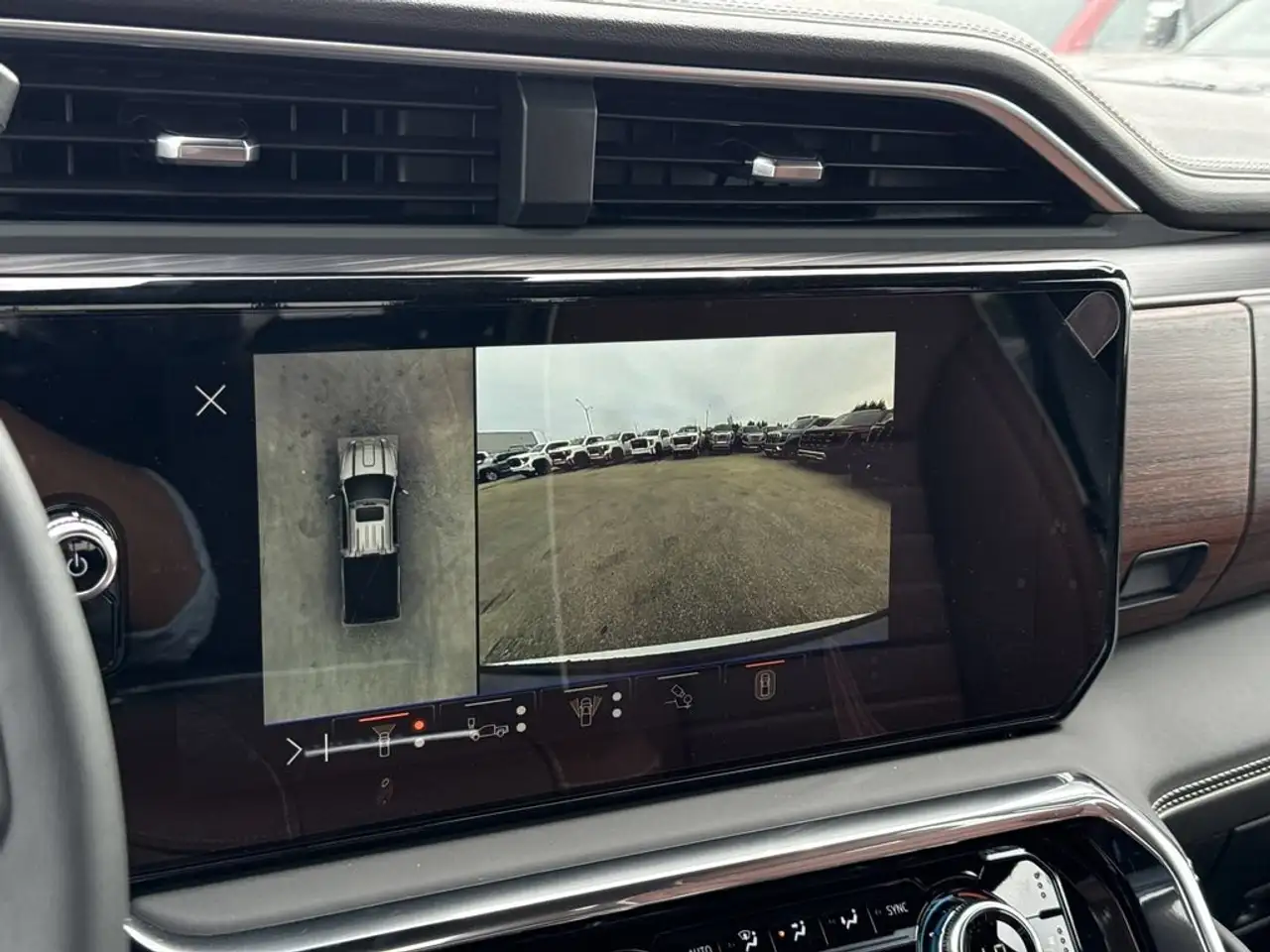 GMC Sierra 3500HD снимка GMC Sierra 3500HD