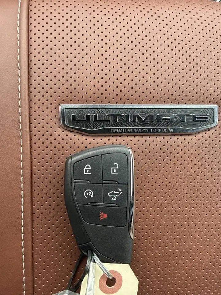 GMC Sierra 3500HD снимка GMC Sierra 3500HD
