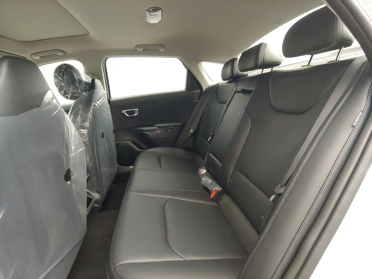 Kia K4 снимка Kia K4