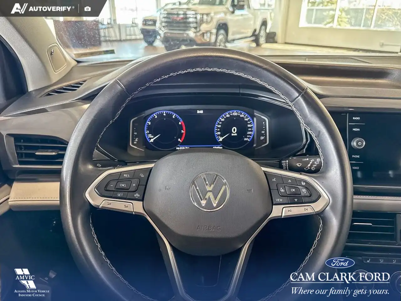 Volkswagen Taos снимка Volkswagen Taos