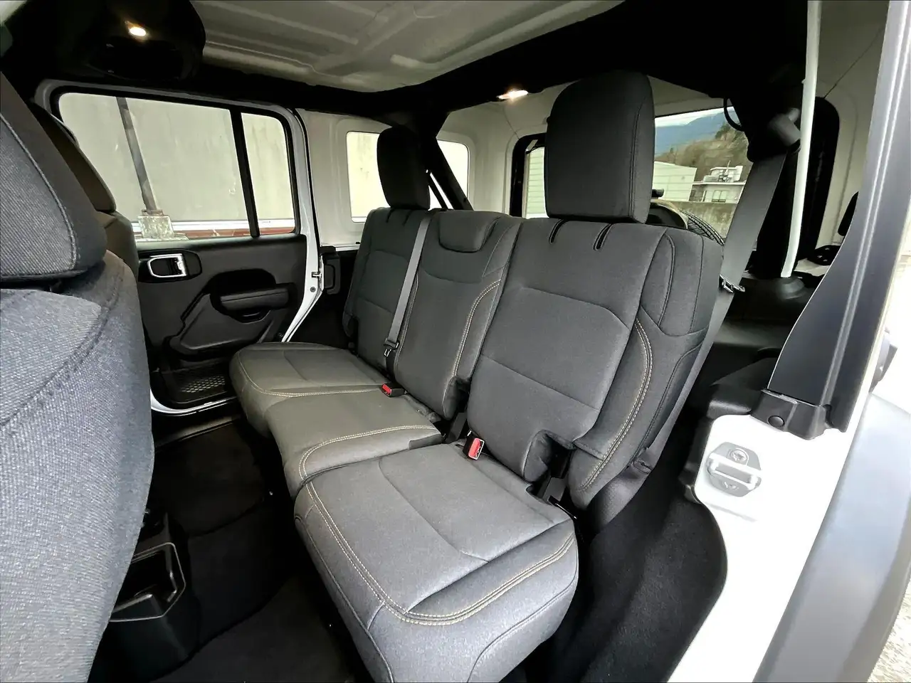Jeep Wrangler снимка Jeep Wrangler