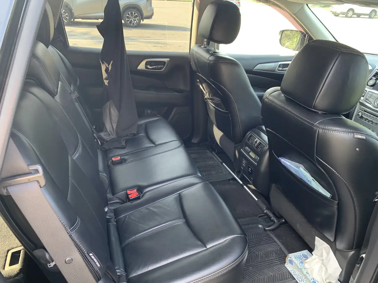 Nissan Pathfinder снимка Nissan Pathfinder