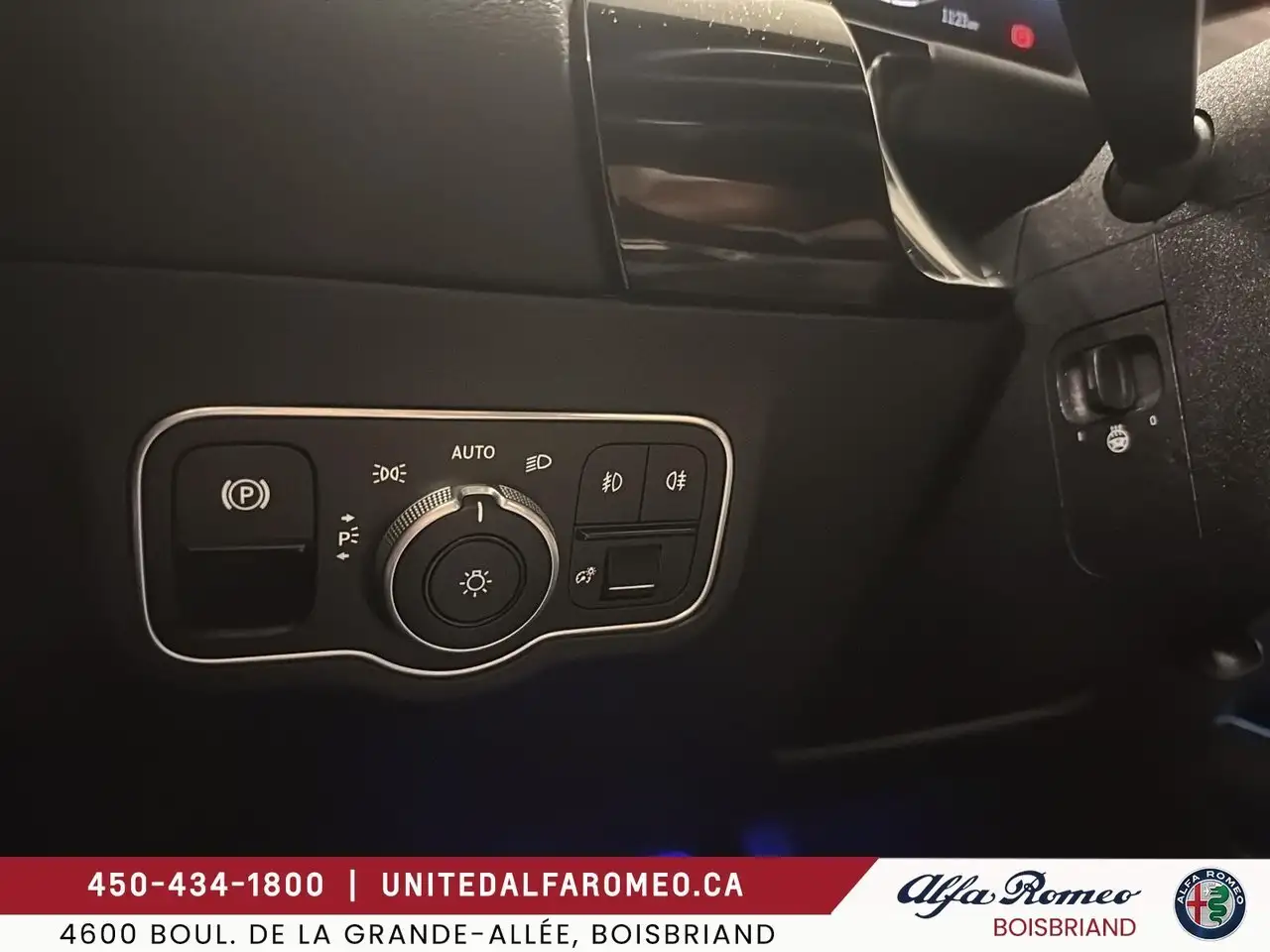 Mercedes-Benz GLA снимка Mercedes-Benz GLA